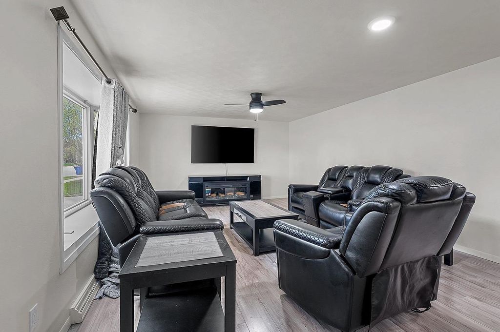 Photo of 1540 E Plaza DRIVE, Appleton, WI 54915 (MLS # 50324818)