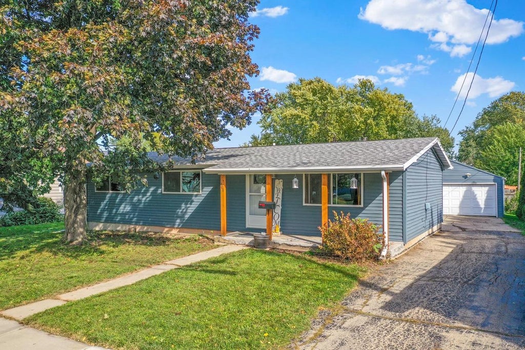 Photo of 408 Michigan STREET, Oshkosh, WI 54902 (MLS # 50334054)