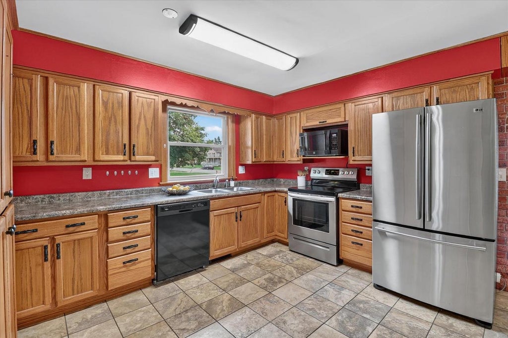 Photo of 2002 Mineral Point AVENUE, Janesville, WI 53548 (MLS # 2031577)