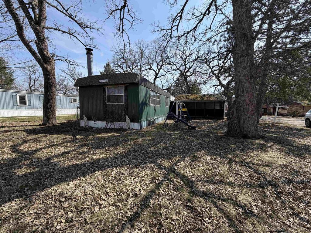Photo of 122 Falling Creek CIRCLE, Janesville, WI 53548 (MLS # 2015783)