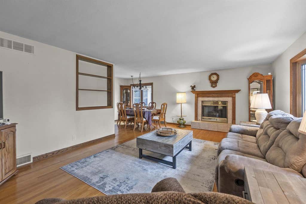 Photo of W156N9742 Pilgrim ROAD, Germantown, WI 53022 (MLS # 50323761)