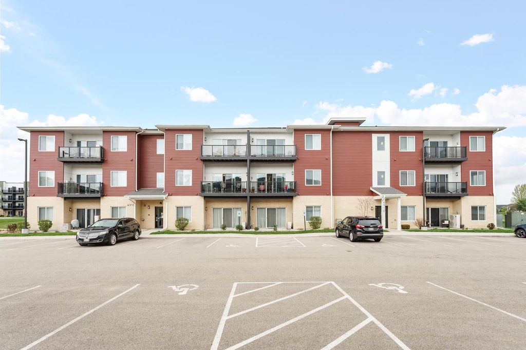 Photo of 4910 Innovation DRIVE #308, Deforest, WI 53532 (MLS # 2021212)