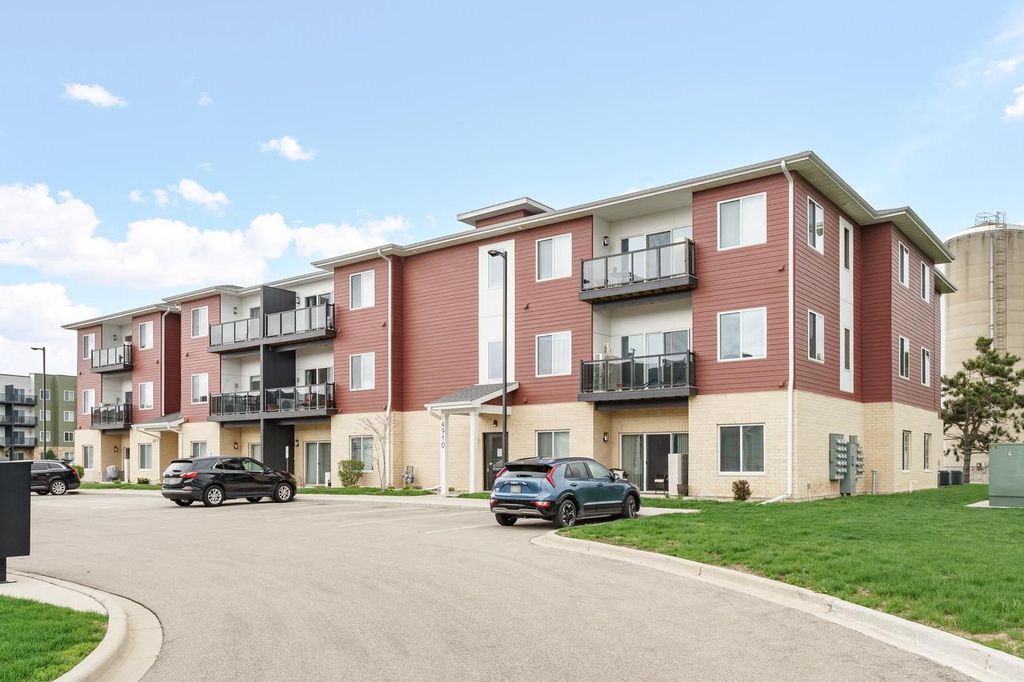 Photo of 4910 Innovation DRIVE #308, Deforest, WI 53532 (MLS # 2021212)