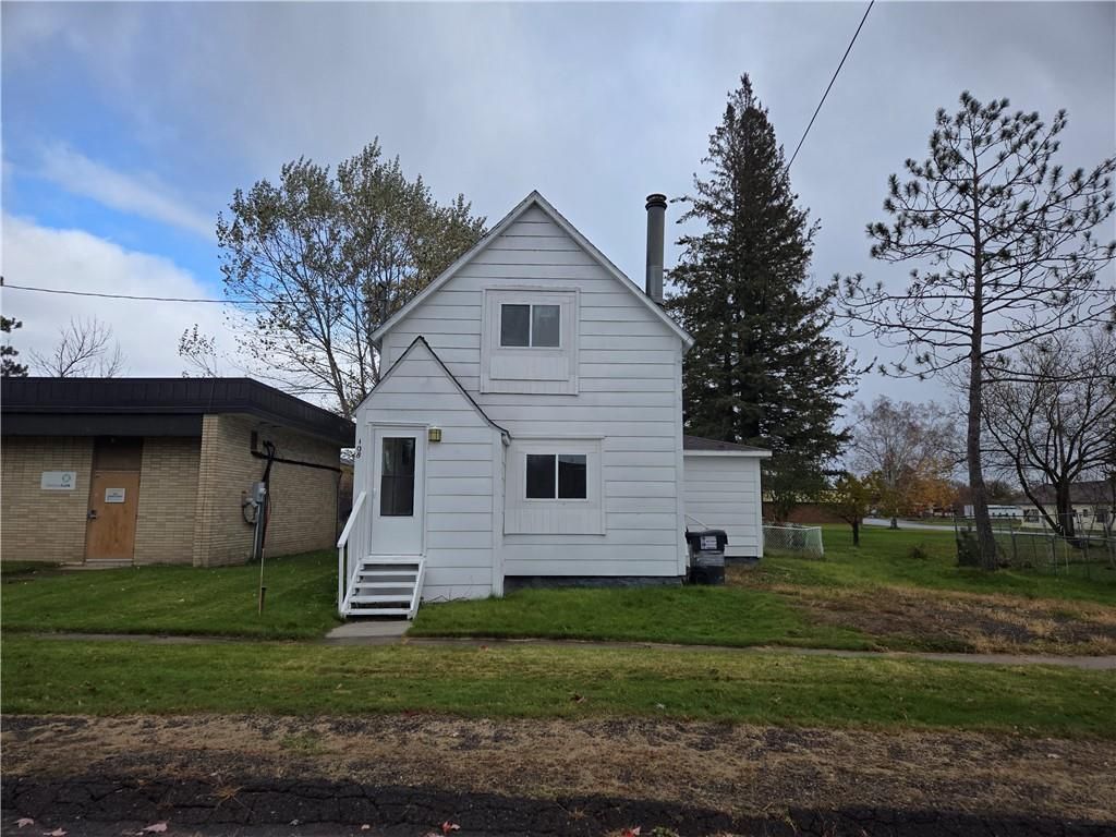 Photo of 108 3rd STREET, Butternut, WI 54514 (MLS # 1596767)