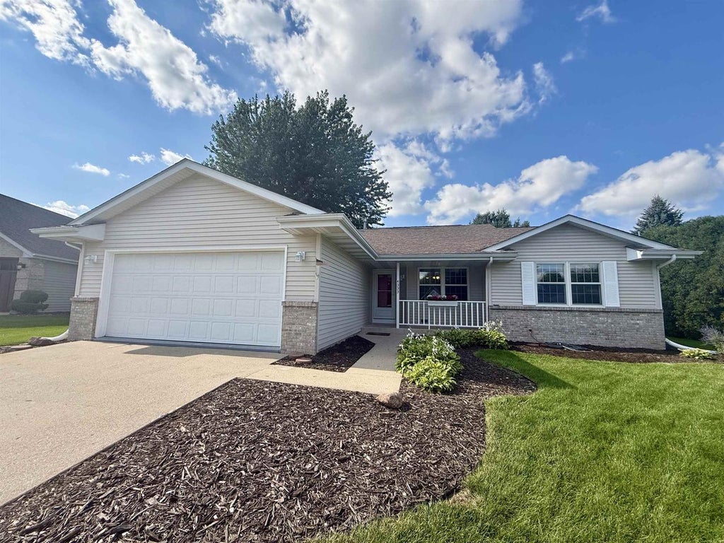 Photo of 4333 Fieldcrest DRIVE, Janesville, WI 53546 (MLS # 2031278)