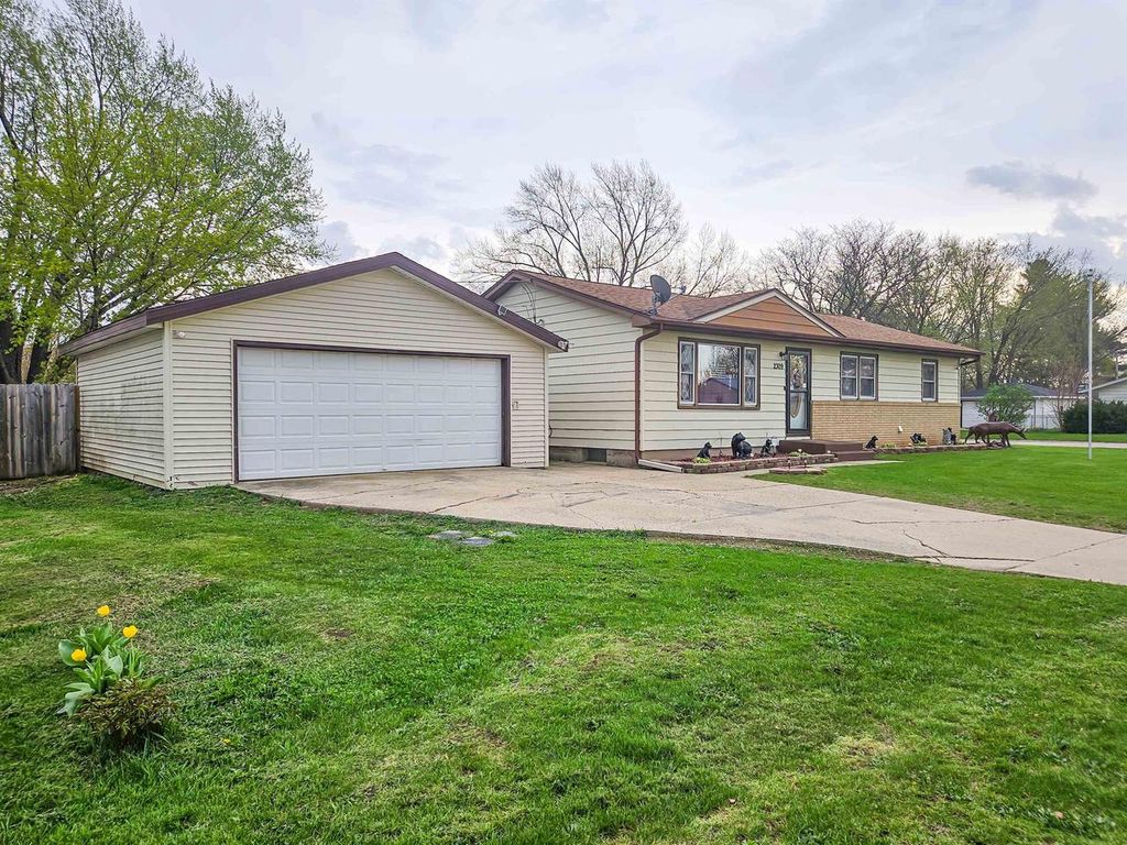 Photo of 2309 Pioneer DRIVE, Beloit, WI 53511 (MLS # 2021147)