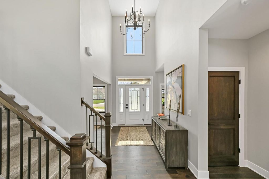 Photo of 254 River Oaks CIRCLE, Delafield, WI 53018 (MLS # 1960193)