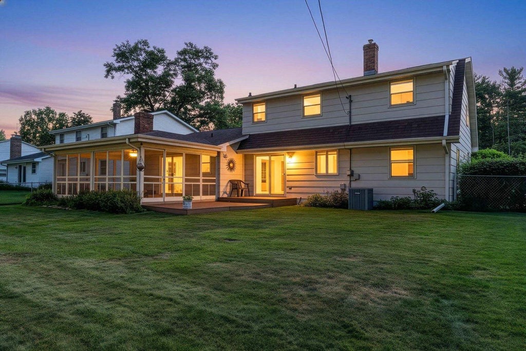 Photo of 506 Pine TERRACE, Green Bay, WI 54303 (MLS # 50332918)