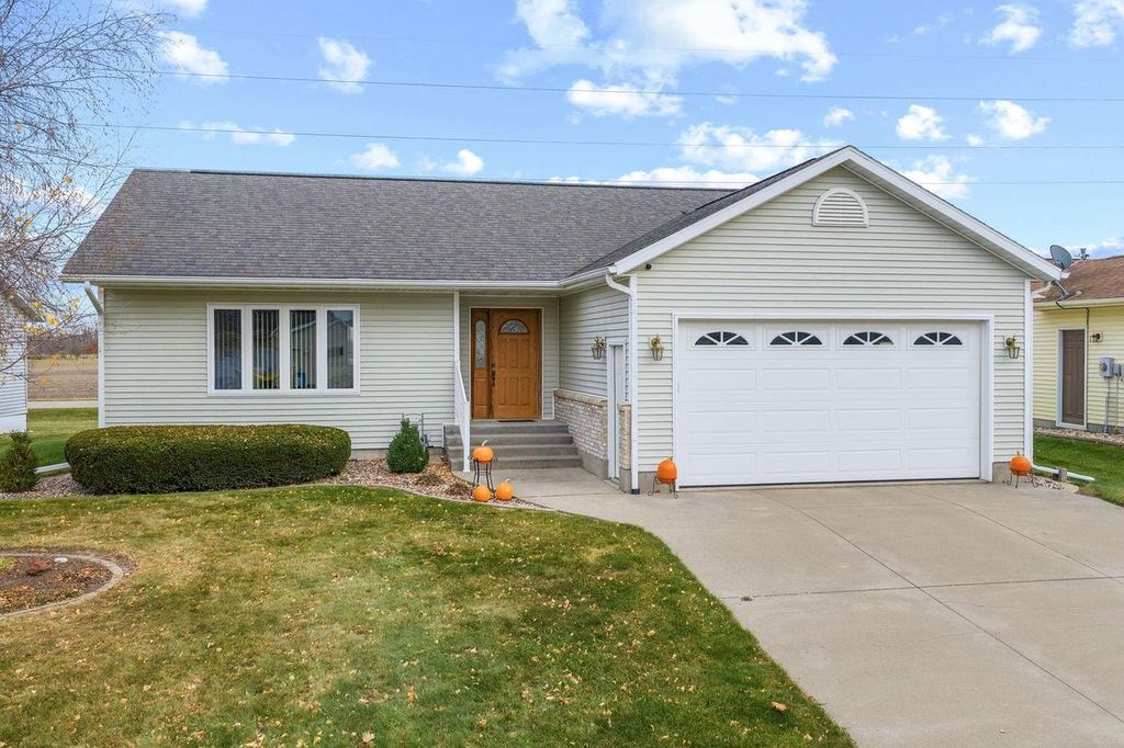 Photo of 52 Bindl DRIVE, Reedsburg, WI 53959 (MLS # 2012808)