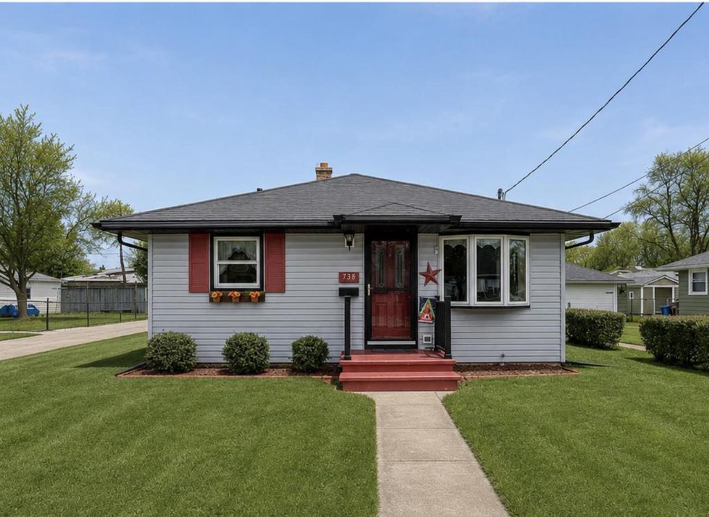 Photo of 738 London STREET, Menasha, WI 54952 (MLS # 50325414)