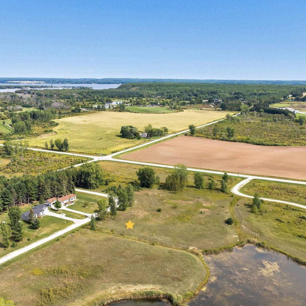 Photo of N Summerset CIRCLE, Sturgeon Bay, WI 54235 (MLS # 50332871)