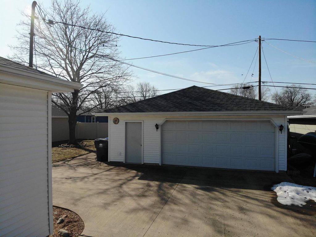 Photo of 927 Sherry STREET, Neenah, WI 54956 (MLS # 50323700)