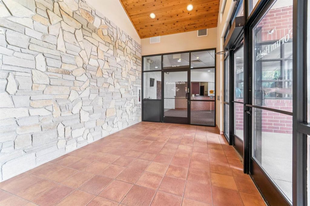 Photo of 180 Knights WAY #200, Fond Du Lac, WI 54935 (MLS # 50324156)