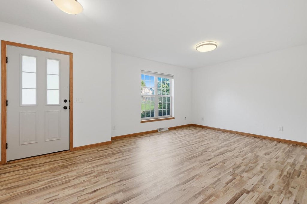 Photo of 1587 Don Simon DRIVE, Sun Prairie, WI 53590 (MLS # 2030057)