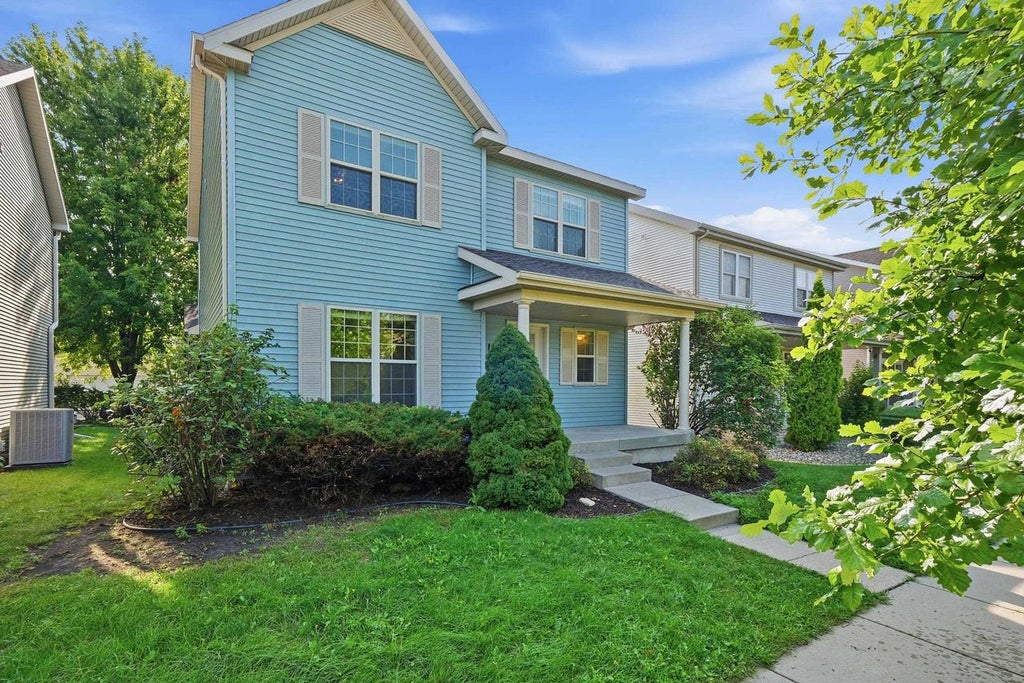 Photo of 1587 Don Simon DRIVE, Sun Prairie, WI 53590 (MLS # 2030057)