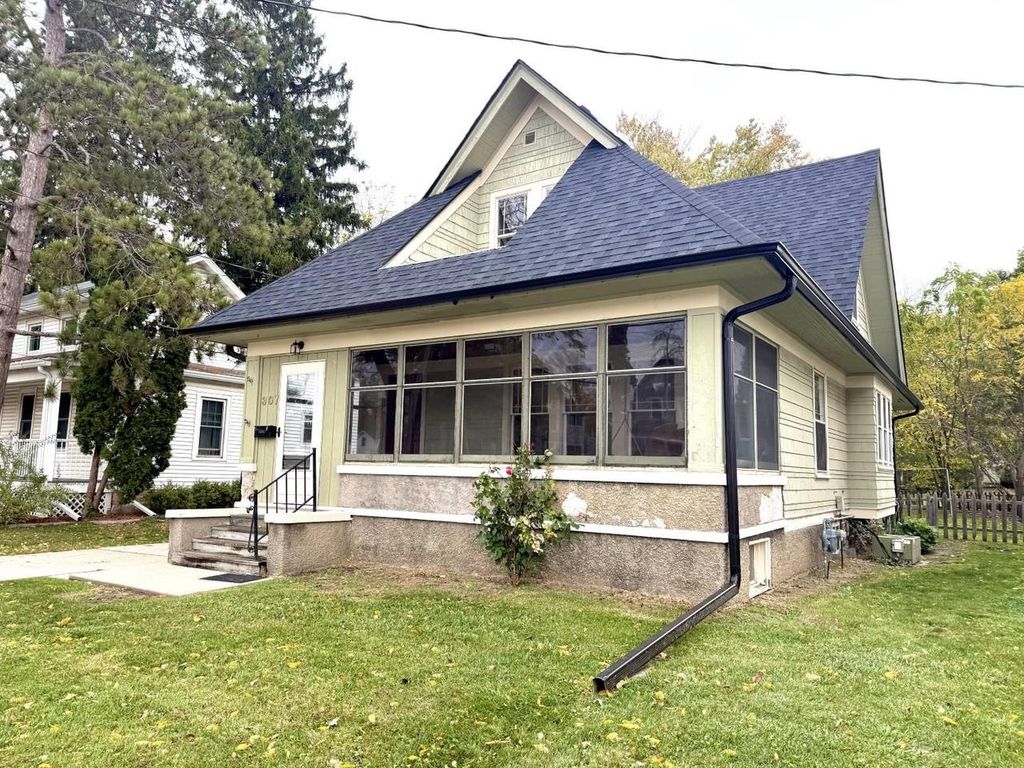 Photo of 307 S University AVENUE, Beaver Dam, WI 53916 (MLS # 2011566)