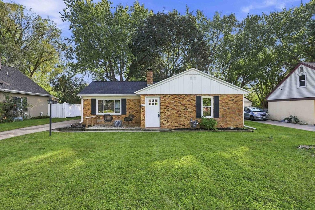 Photo of 267 Taft STREET, Green Bay, WI 54301 (MLS # 50333278)