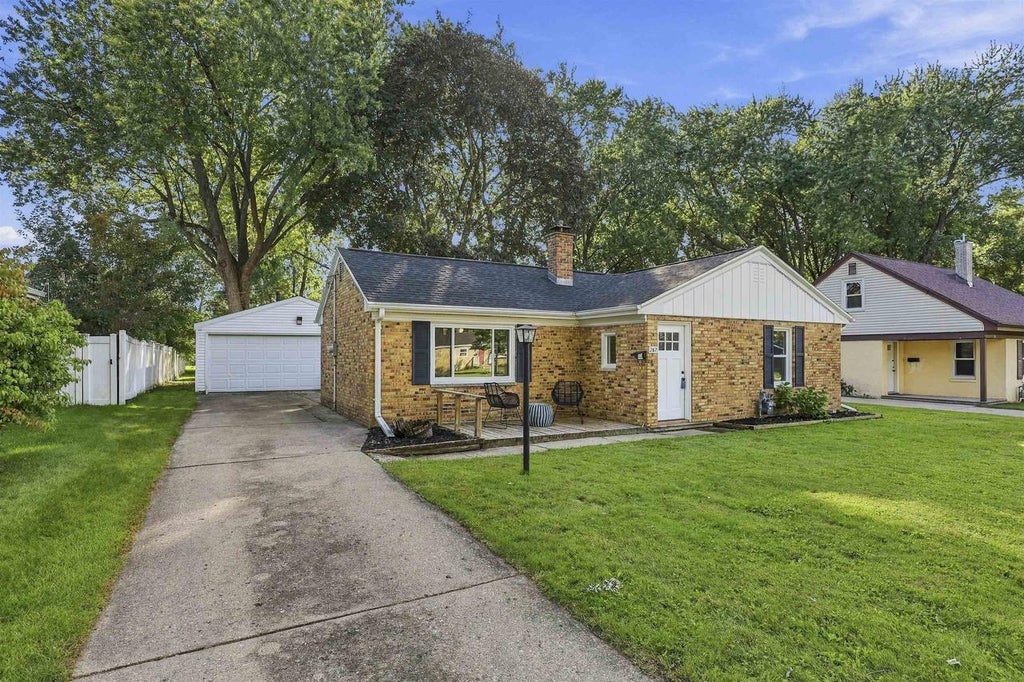 Photo of 267 Taft STREET, Green Bay, WI 54301 (MLS # 50333278)