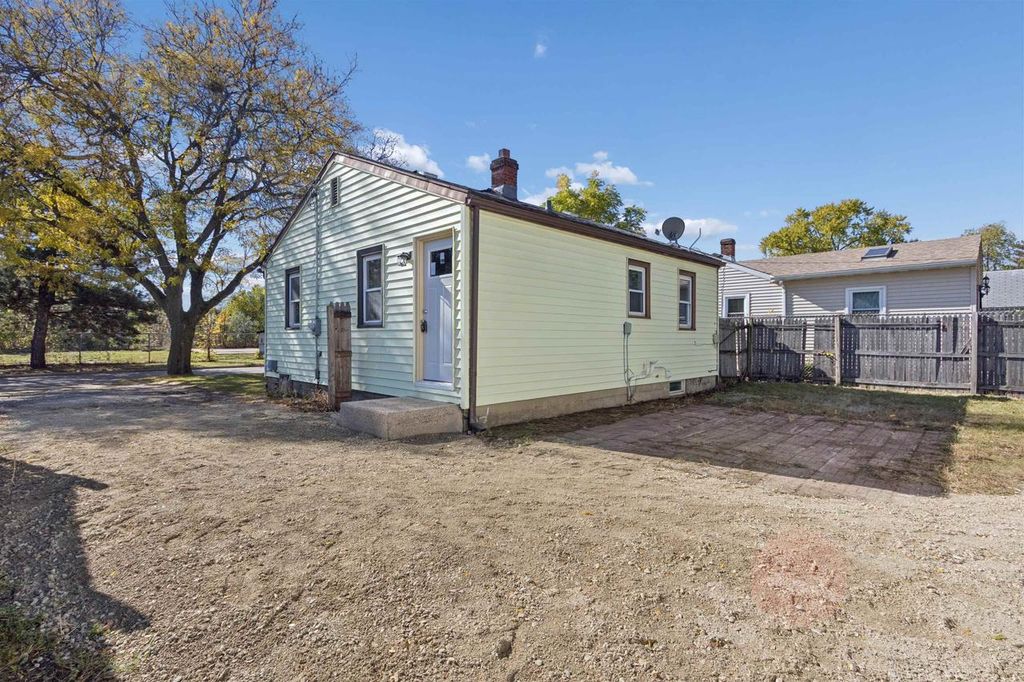 Photo of 1505 Harvey STREET, Beloit, WI 53511 (MLS # 2011358)