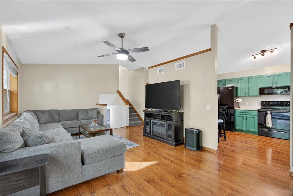 Photo of 2802 Wayland DRIVE, Madison, WI 53713 (MLS # 2011809)