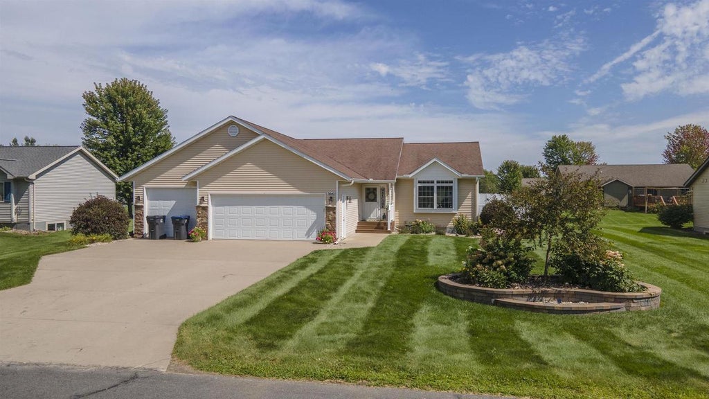 Photo of 3640 Cleveland AVENUE, Plover, WI 54467 (MLS # 50331958)