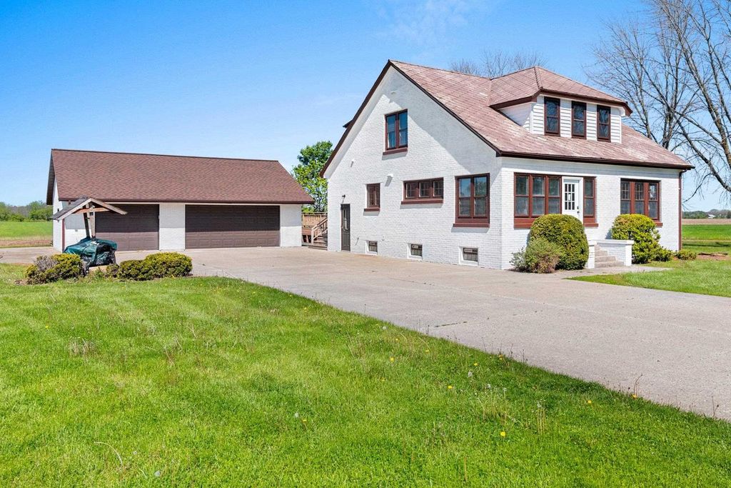 Photo of 2110 N 8th STREET, Manitowoc, WI 54220 (MLS # 50326420)