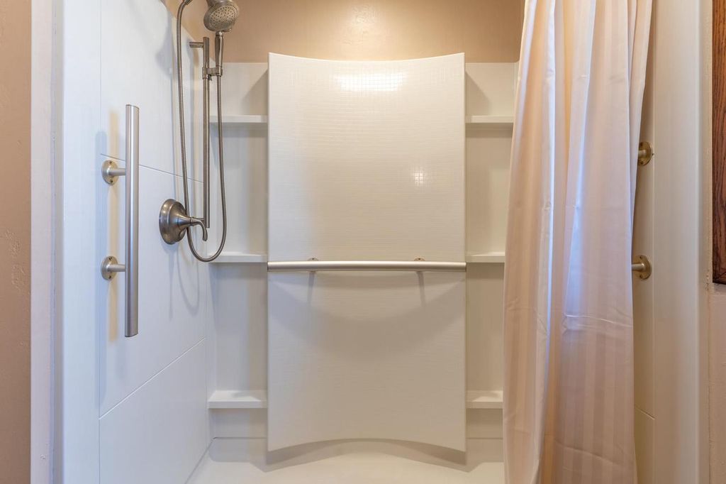 Photo of 1201 S Irma STREET, Appleton, WI 54915 (MLS # 50320562)