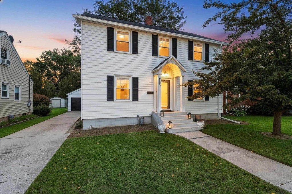 Photo of 1109 12th AVENUE, Green Bay, WI 54304 (MLS # 50332787)