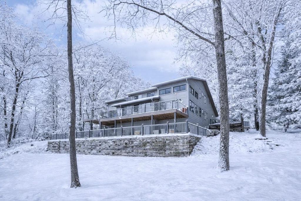 Photo of N5620 Thunderbird ROAD, Portage, WI 53901 (MLS # 2012417)