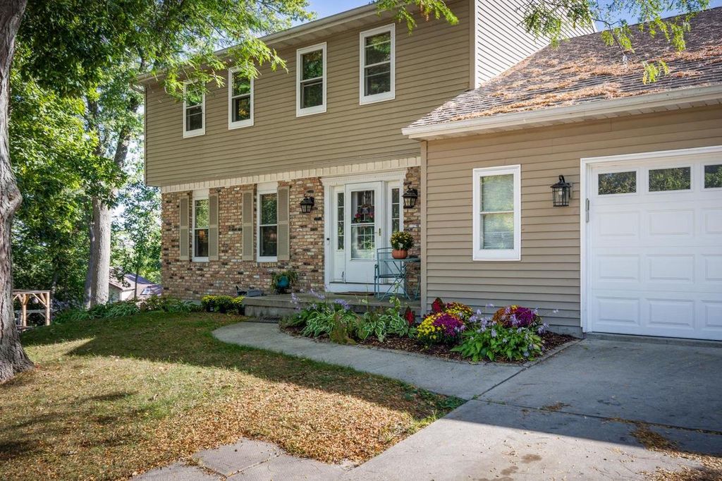 Photo of 163 Hickory COURT, Oregon, WI 53575 (MLS # 2009681)