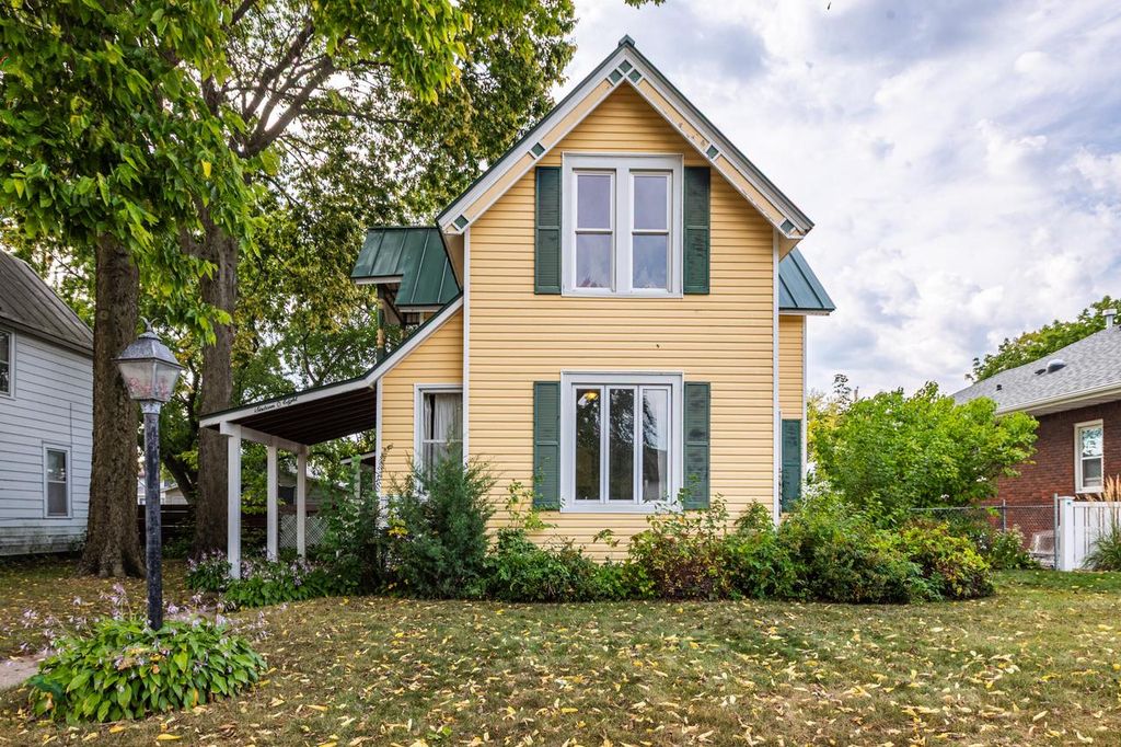 Photo of 1608 West AVENUE SOUTH AVENUE S, La Crosse, WI 54601 (MLS # 1935947)