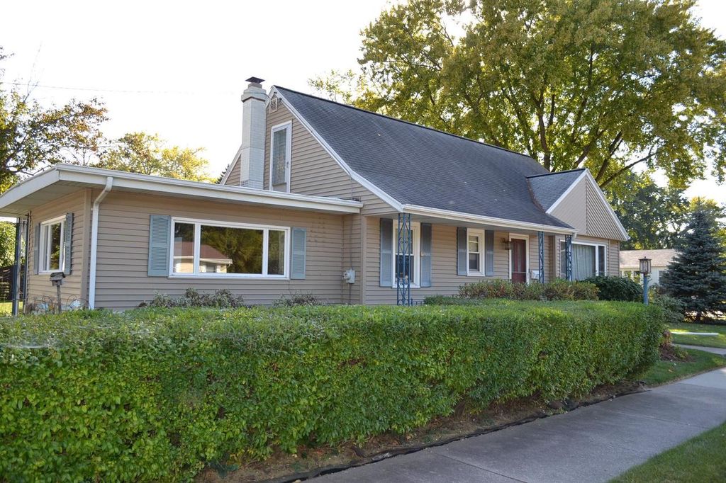 Photo of 655 W 19th AVENUE, Oshkosh, WI 54902 (MLS # 50316282)