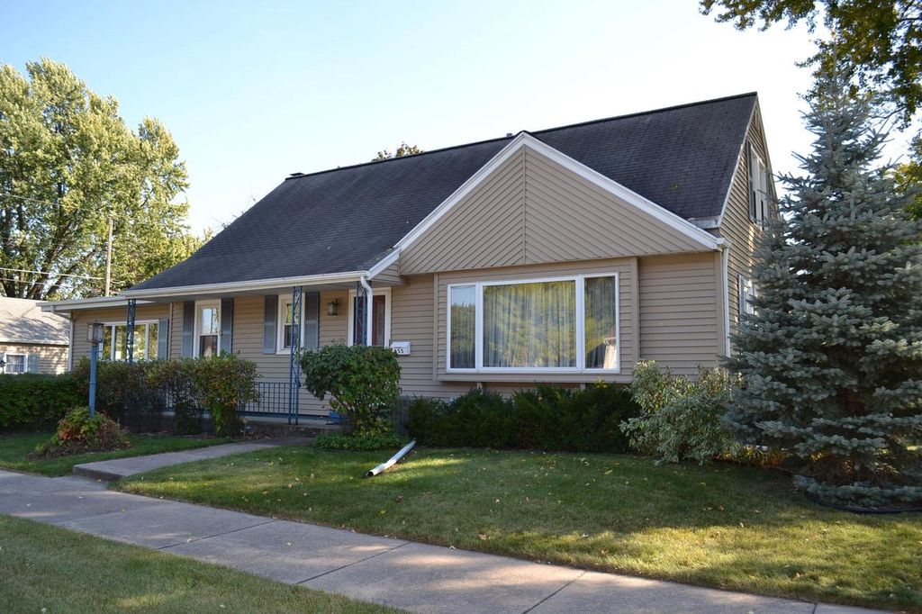 Photo of 655 W 19th AVENUE, Oshkosh, WI 54902 (MLS # 50316282)