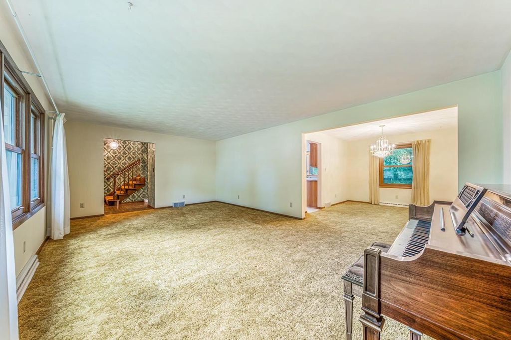 Photo of 2101 N Birchwood AVENUE, Appleton, WI 54914 (MLS # 50327862)