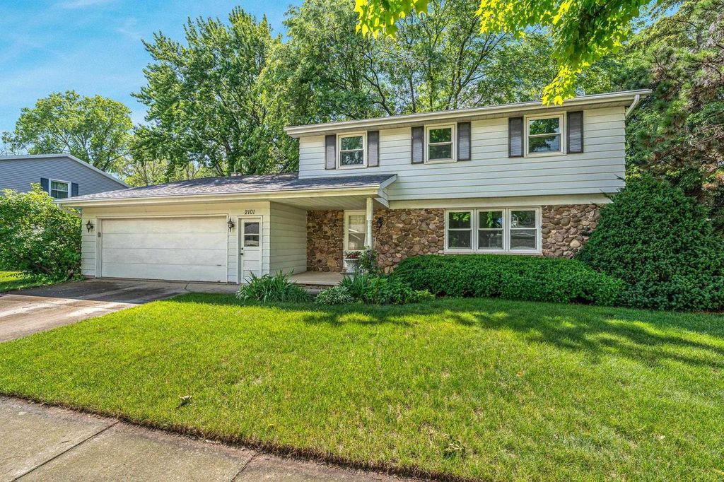 Photo of 2101 N Birchwood AVENUE, Appleton, WI 54914 (MLS # 50327862)
