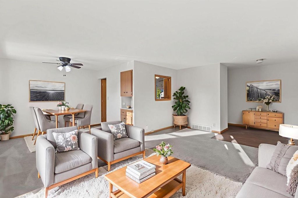 Photo of 1101 Harmony DRIVE, Racine, WI 53402 (MLS # 1940272)