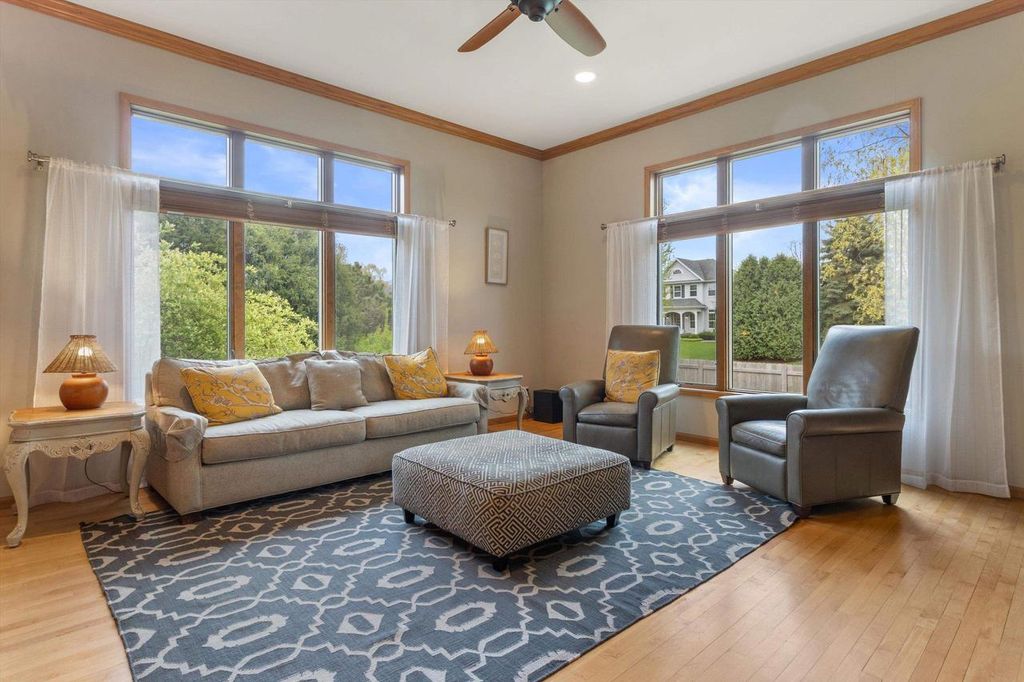 Photo of 911 Eddington DRIVE, Sun Prairie, WI 53590 (MLS # 2022021)