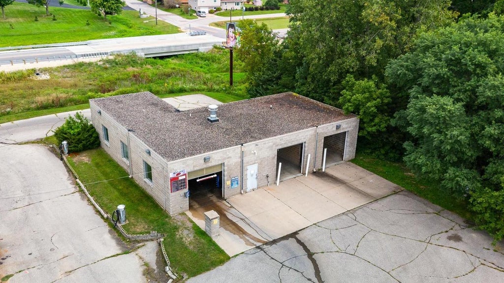 Photo of 815 S Main STREET, Fountain City, WI 54629 (MLS # 1967569)