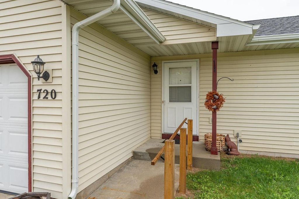 Photo of 1507 Lincoln STREET, Bangor, WI 54614 (MLS # 1945234)