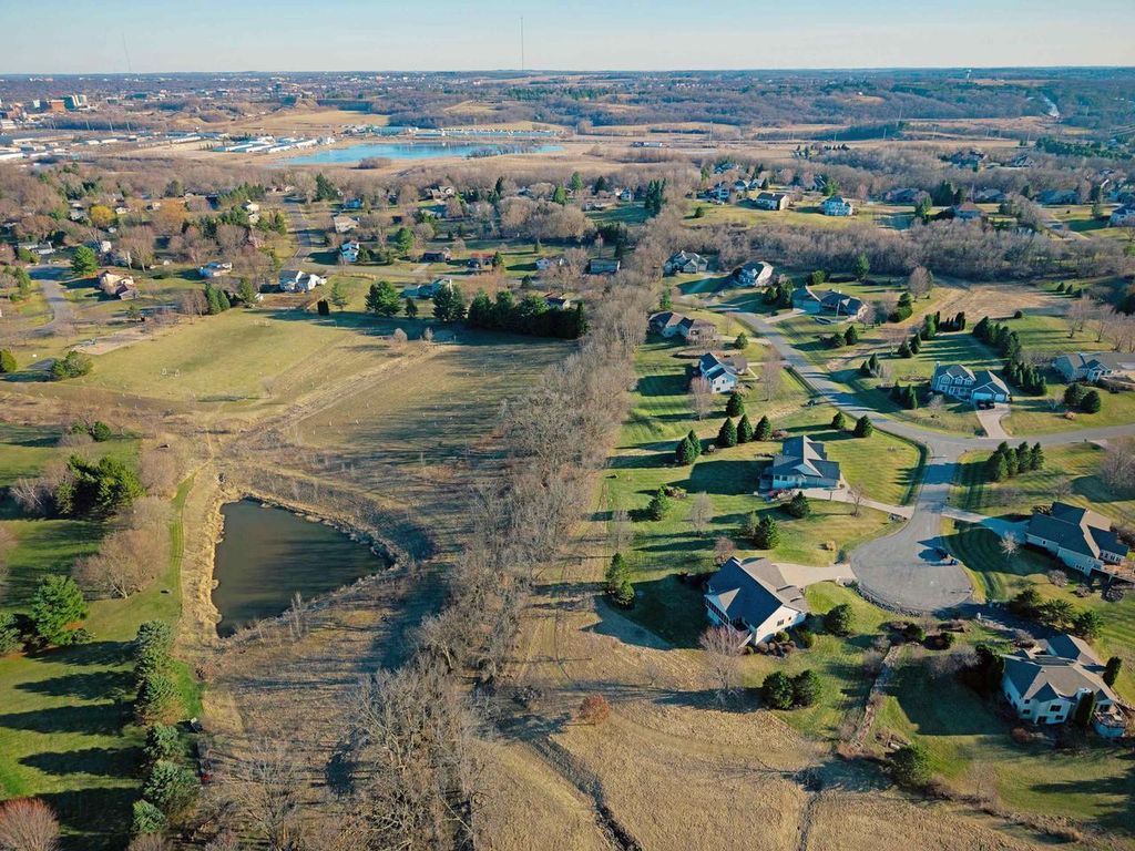 Photo of 4604 PLANTATION COURT, Middleton, WI 53562 (MLS # 2017572)