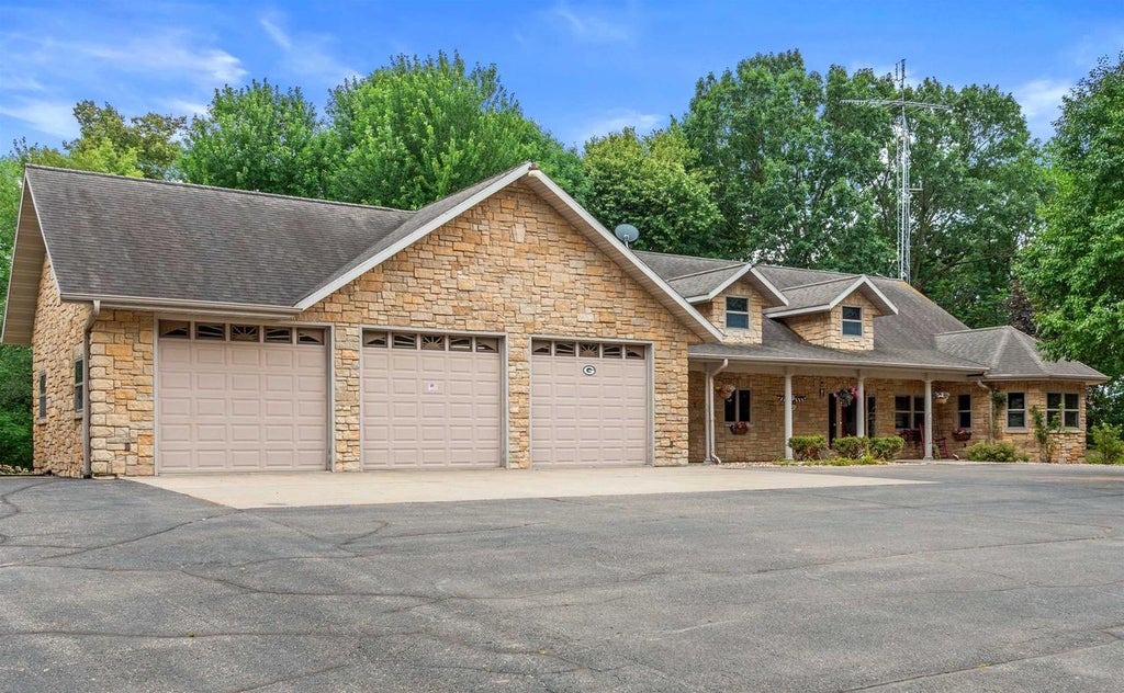 Photo of W8585 Brown Deer DRIVE, Wautoma, WI 54982 (MLS # 50329727)