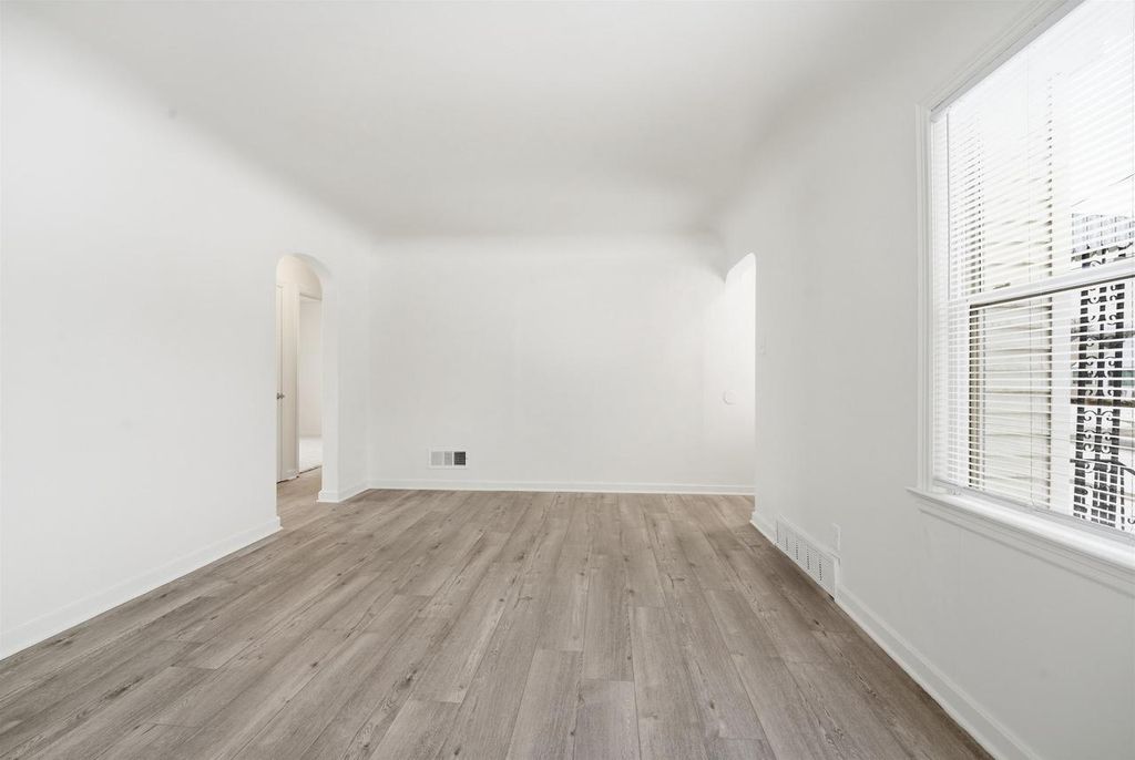 Photo of 1103 13th AVENUE, Green Bay, WI 54304 (MLS # 50320914)