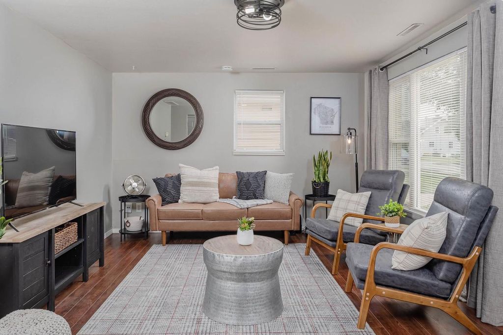 Photo of 913 Jefferson STREET, Little Chute, WI 54140 (MLS # 50322046)