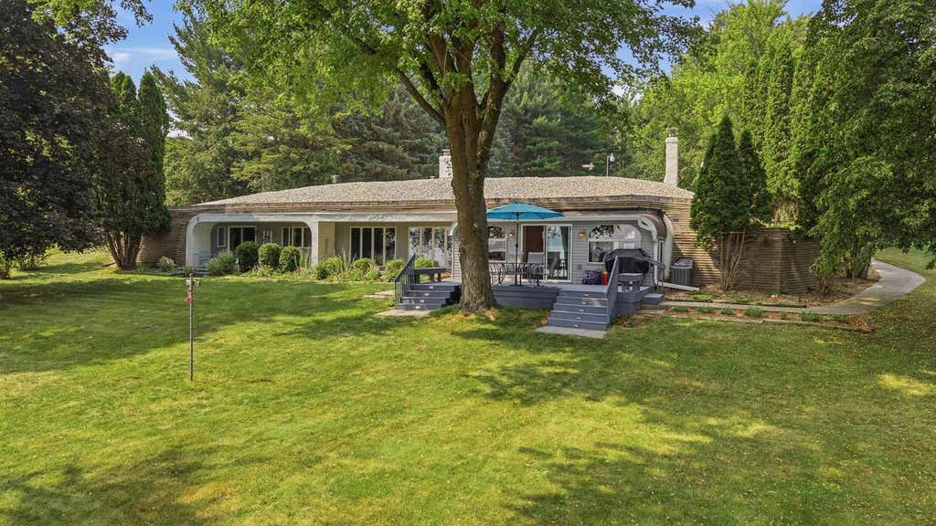 Photo of W10019 Spring ROAD, Fox Lake, WI 53933 (MLS # 2028172)