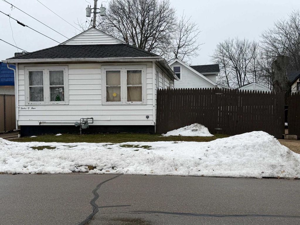 Photo of 1204 Newman STREET, Janesville, WI 53545 (MLS # 2014105)