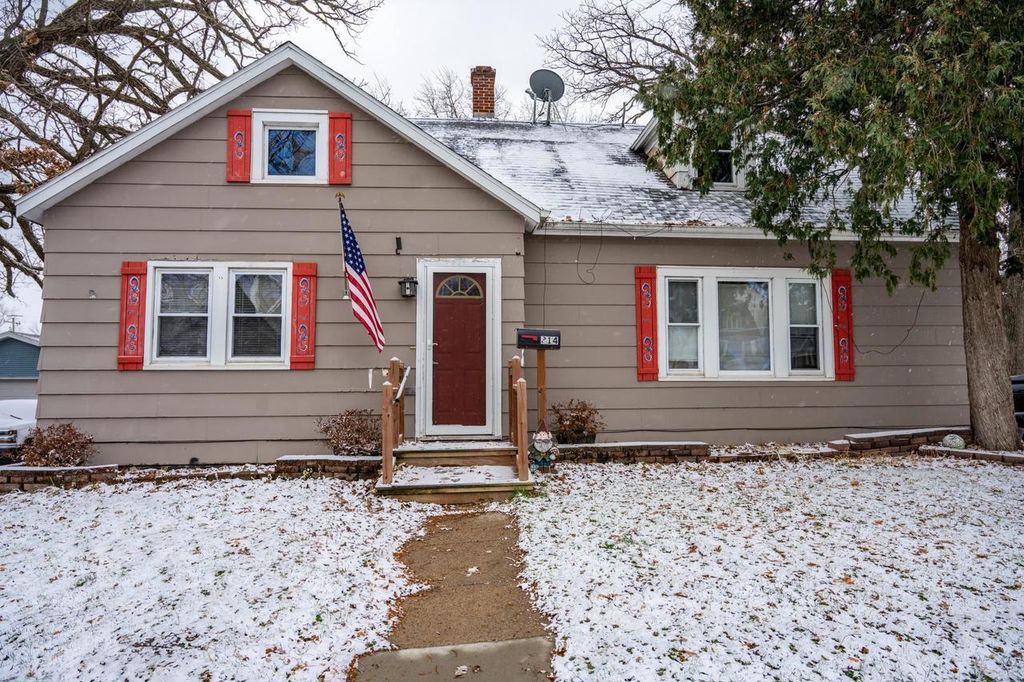 Photo of 314 W Street STREET, Mauston, WI 53948 (MLS # 2013249)