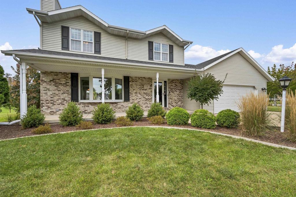Photo of 737 Desplaine ROAD, De Pere, WI 54115 (MLS # 50315269)