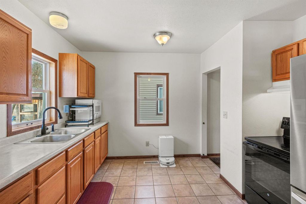 Photo of 990 2nd Avenue South, Wisconsin Rapids, WI 54495 (MLS # 22600355)