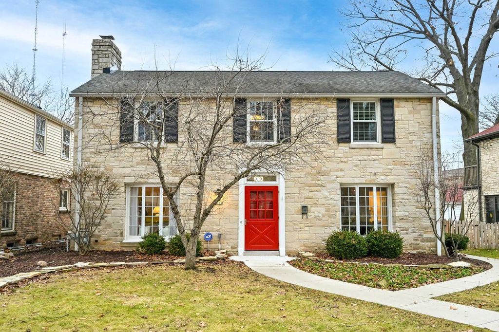 Photo of 4339 N Alpine AVENUE, Shorewood, WI 53211 (MLS # 1946839)