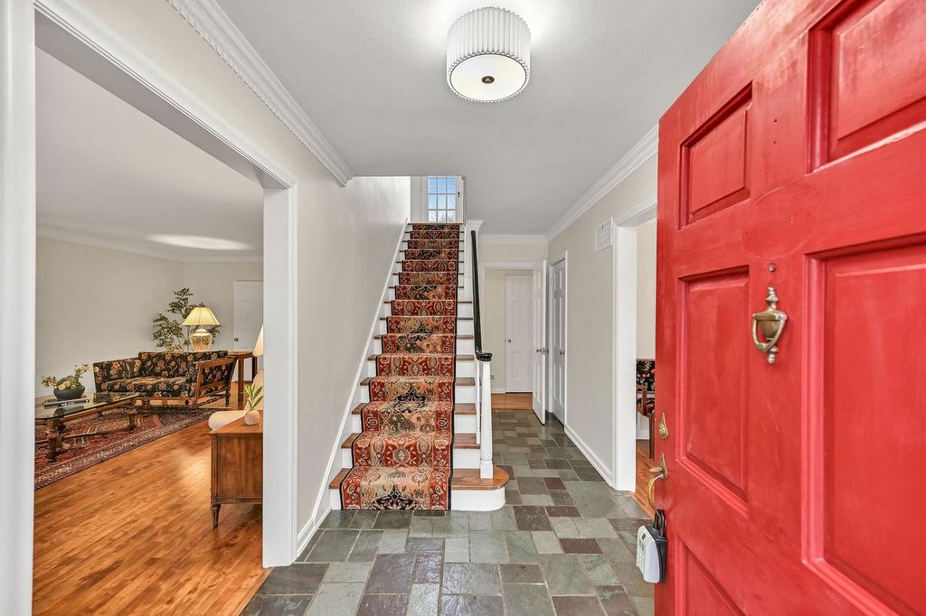 Photo of 4339 N Alpine AVENUE, Shorewood, WI 53211 (MLS # 1946839)